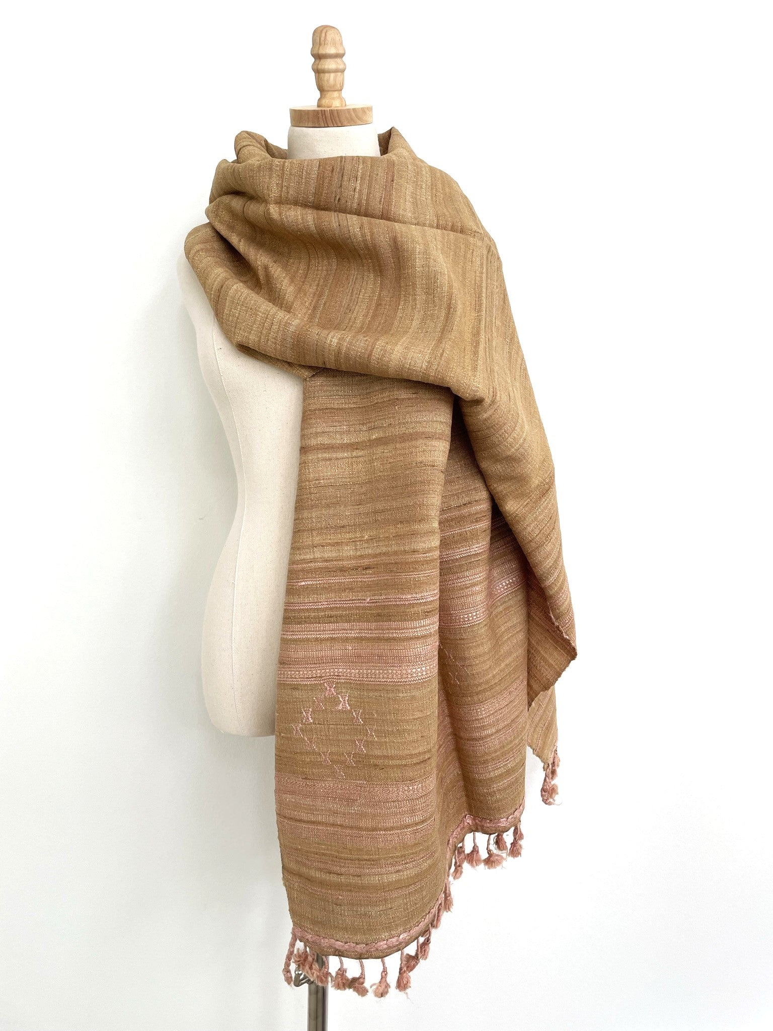 The Caramel Wool Scarf with Pink Tassels – Ursipany